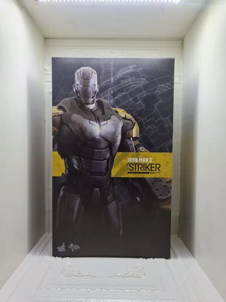 ironman 3 striker ( hottoys )
