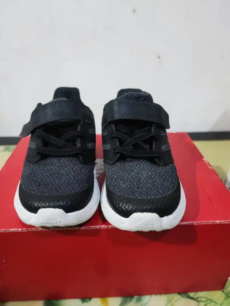 Sepatu anak boys