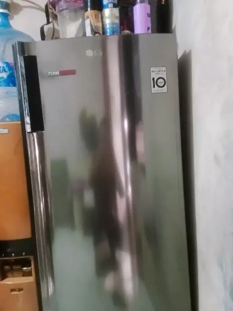 di jual kulkas merk LG satu pintu