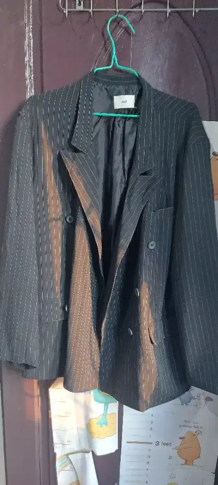 blazer salur hitam