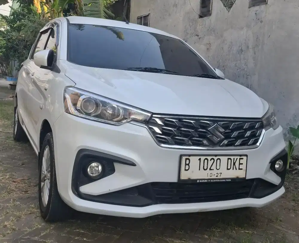 Ertiga GL matic putih mutiara 2022