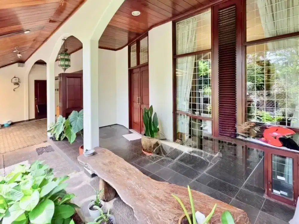 Rumah Sekolah Duta Pondok Indah Jakarta Dengan Penataan Feng Shui