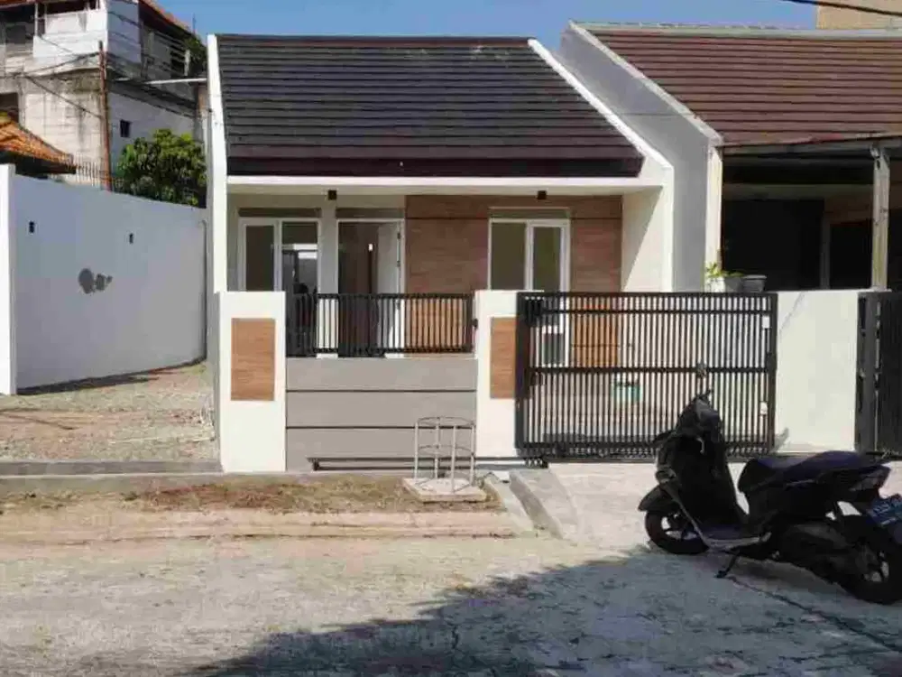 Dijual Rumah Cantik di Taman Kopo Indah 3