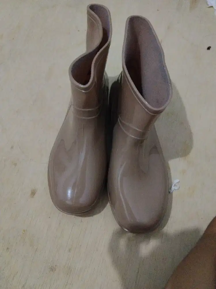 Sepatu Bot Jelly Wanita Anti Air