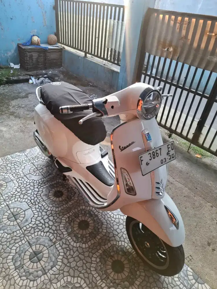 VESPA PRIMAVERA 150 i-GET ABS 2019 WARNA PUTIH
