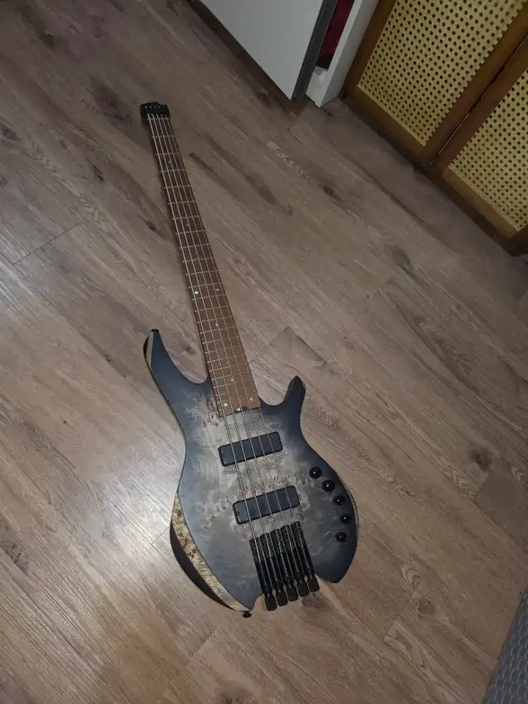 Bass Cort Space 5