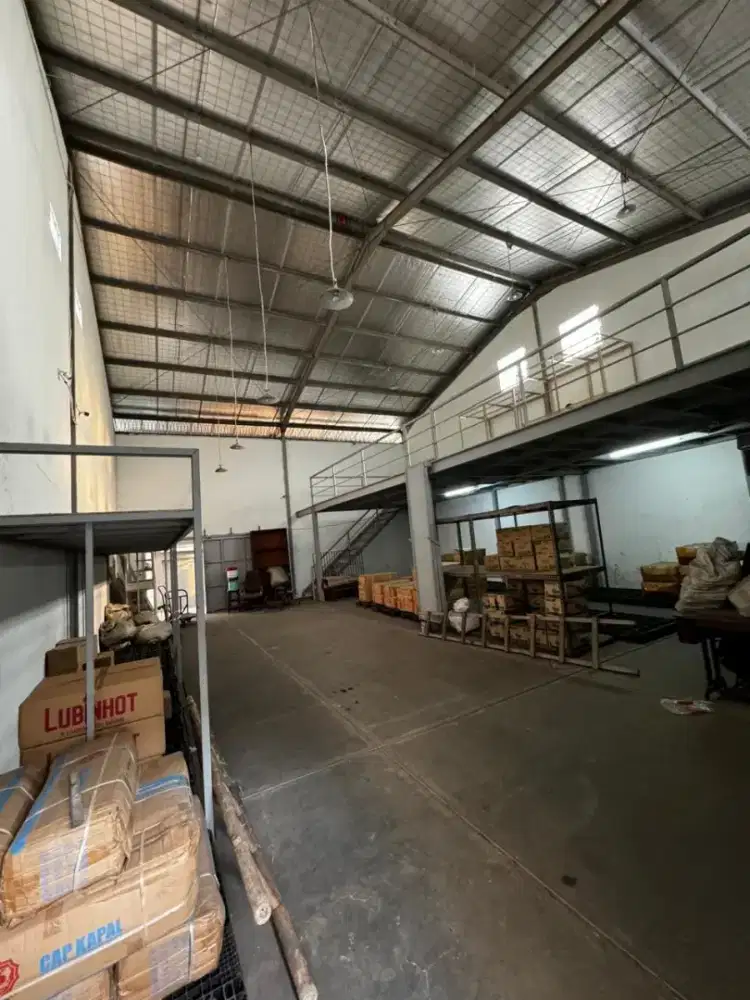 Gudang Di pusat Kota jendral sudirman