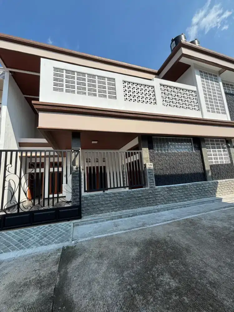Rumah Mewah 2 Lantai Siap Huni Di Utara Alun²,Ngijo Karanganyar