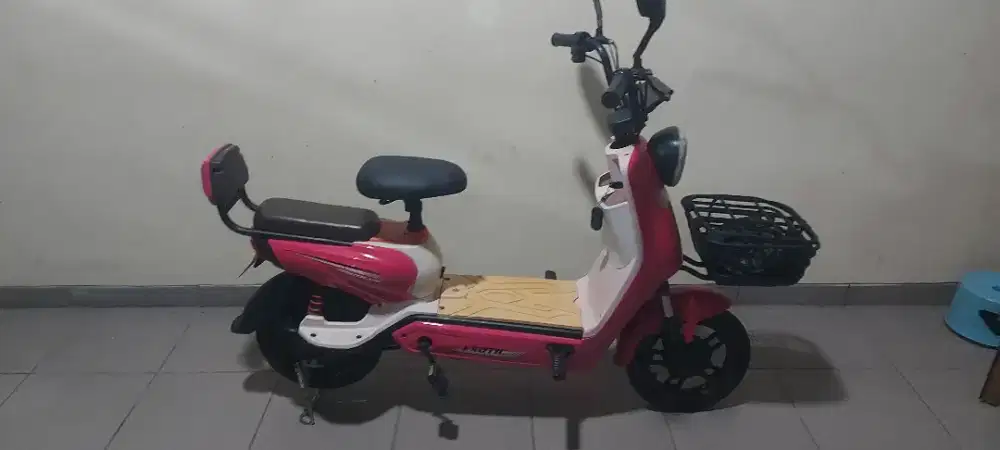 Sepeda listrik baterai awet mulus