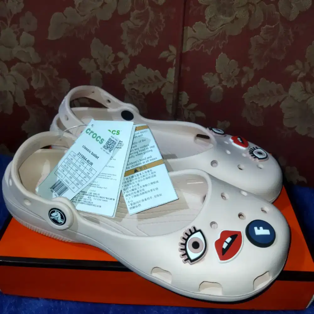 Sandal sepatu ballet classic crocs