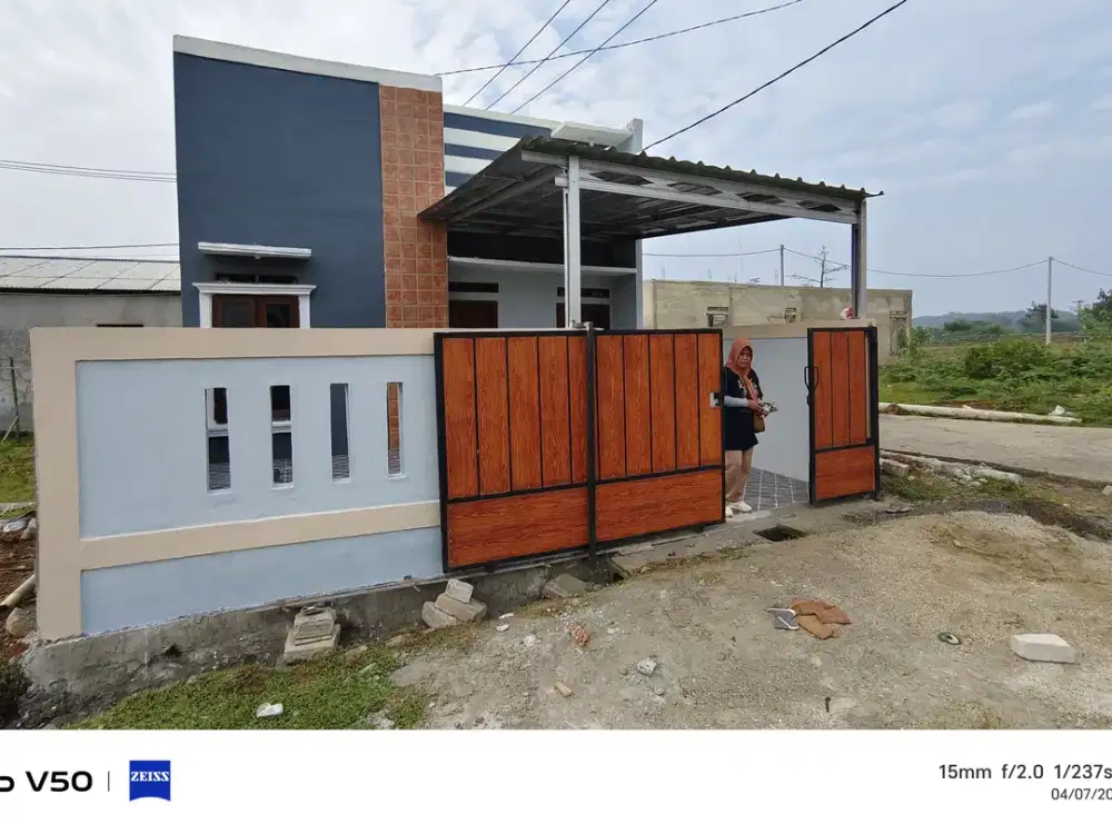 Jalan kaki ke Exit Tol Legok dan Stasiun KRL Rumah siap huni 155 Juta
