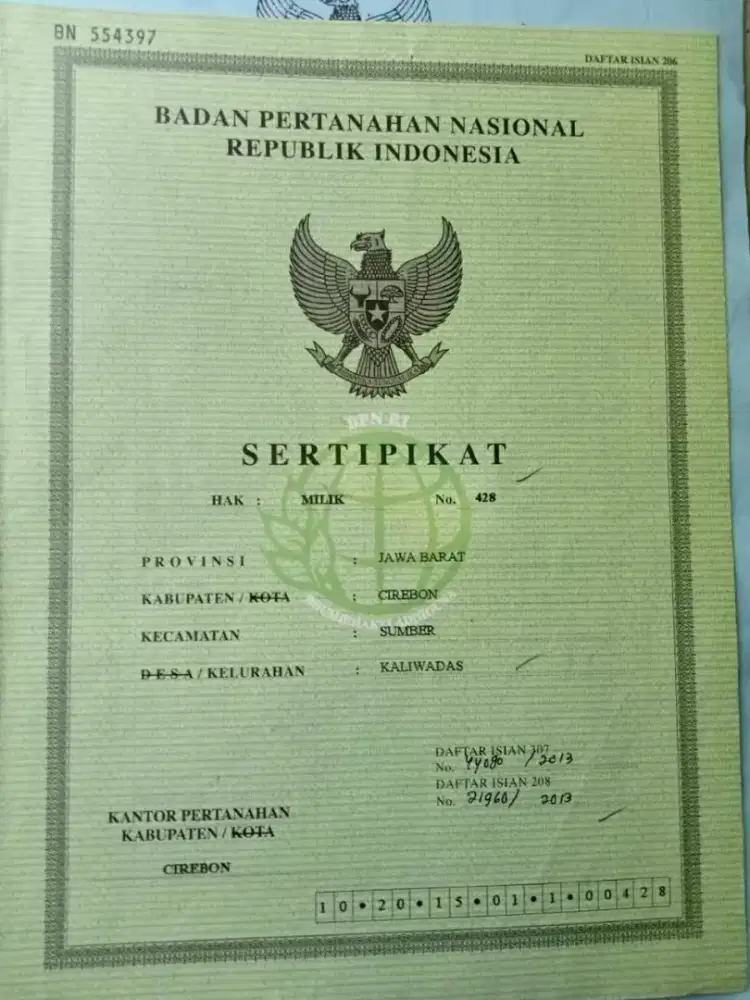 Di jual rumah tiga lantai