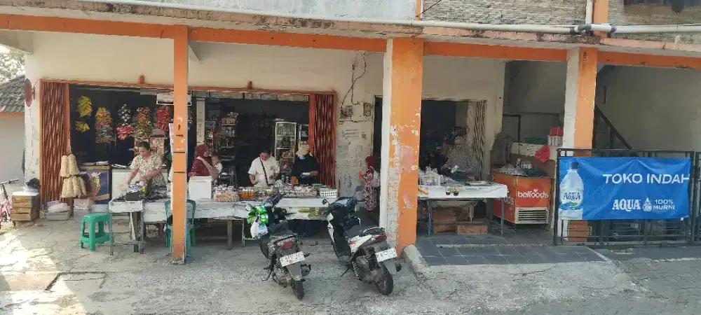 Penjaga Toko Sembako