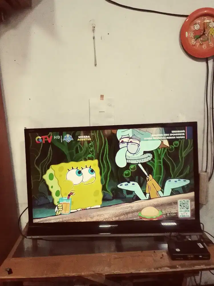 Di jual tv LED Samsung 40 in seken analog kondisi normal +remot