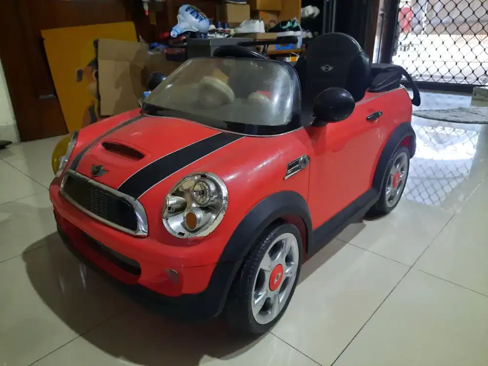 Mobil mainan aki anak