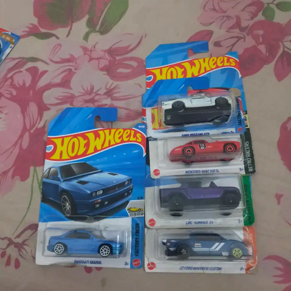 Take all hotwhells borongan 5 item kondisi card kurang mulus