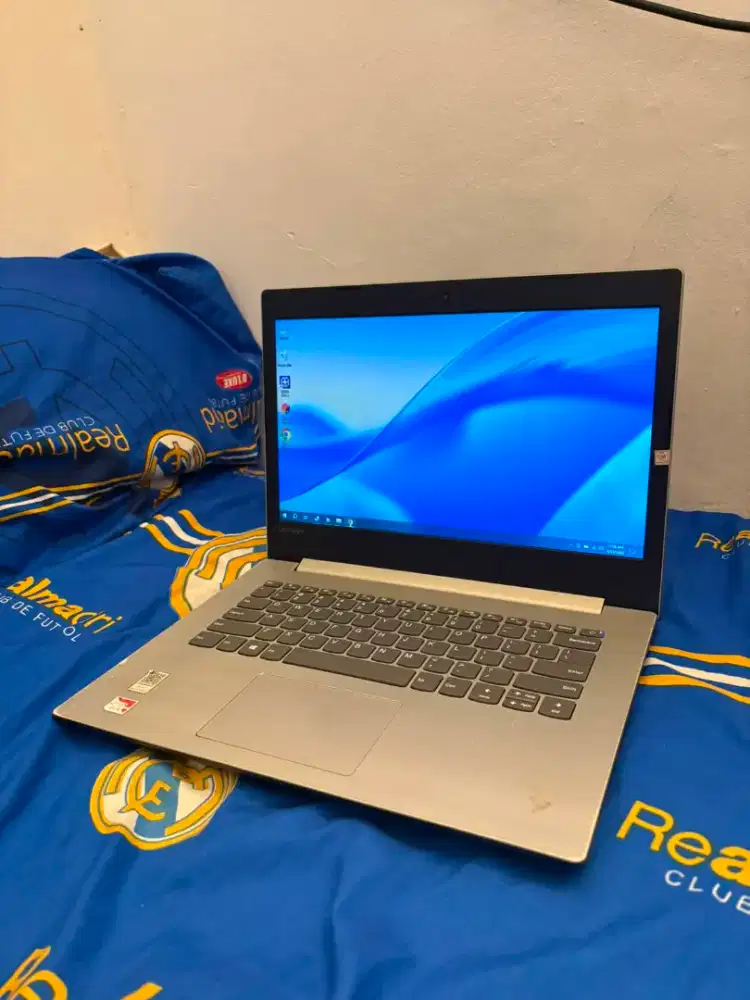 Lenovo ideapad Ram 8gb SSD 512gb tt intel core i3