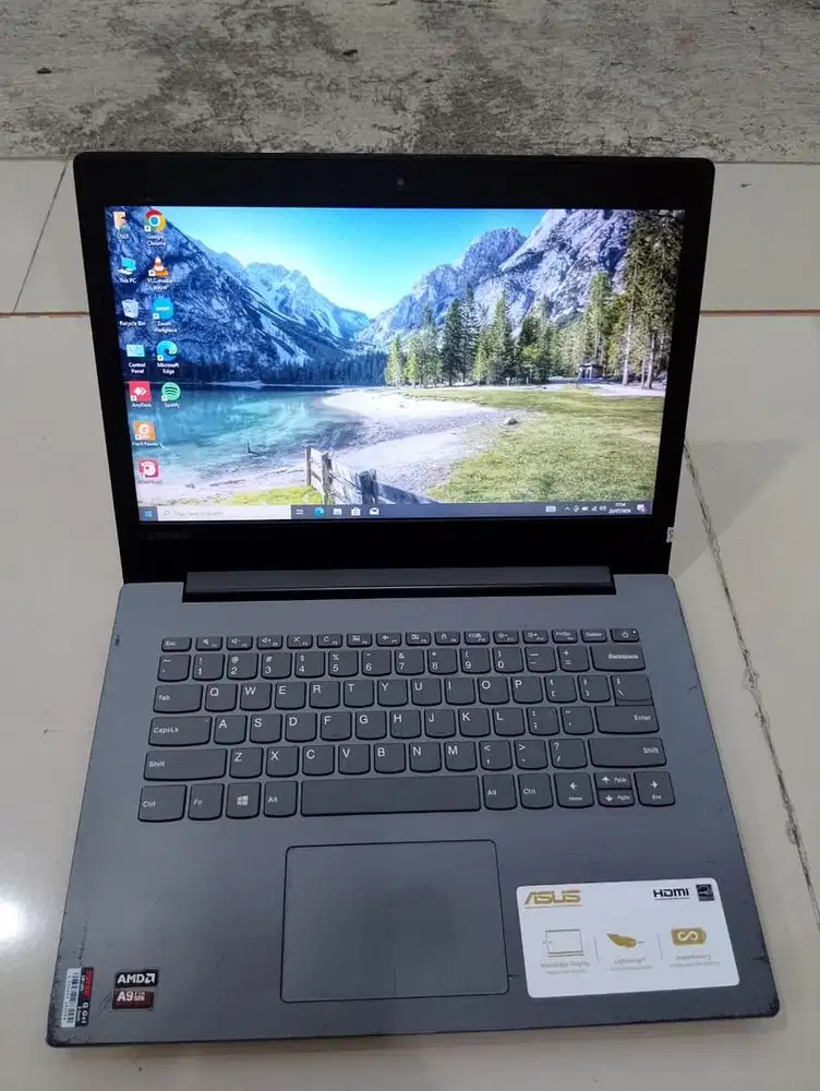 Lenovo 330 AMD A9 GEN7  RAM 8GB  SSD 256 14 1.8