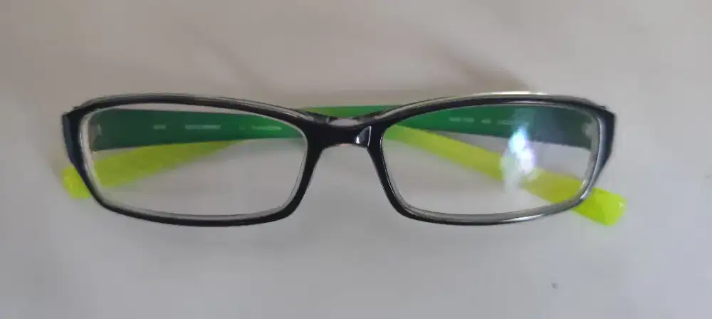 Kacamata baca Nike cold insert