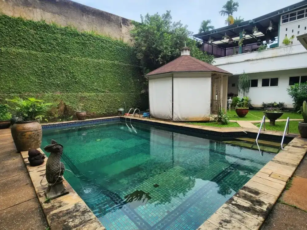 Rumah 2 Lantai Di Simprug Golf Senayan Jakarta Selatan