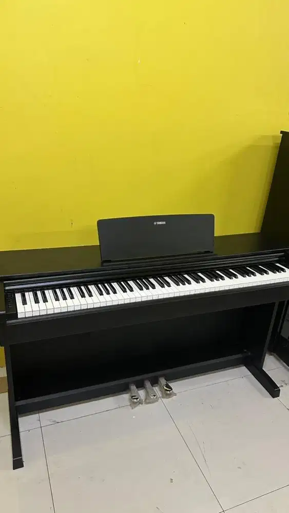 Digital Piano Yamaha Arius YDP 143 Black