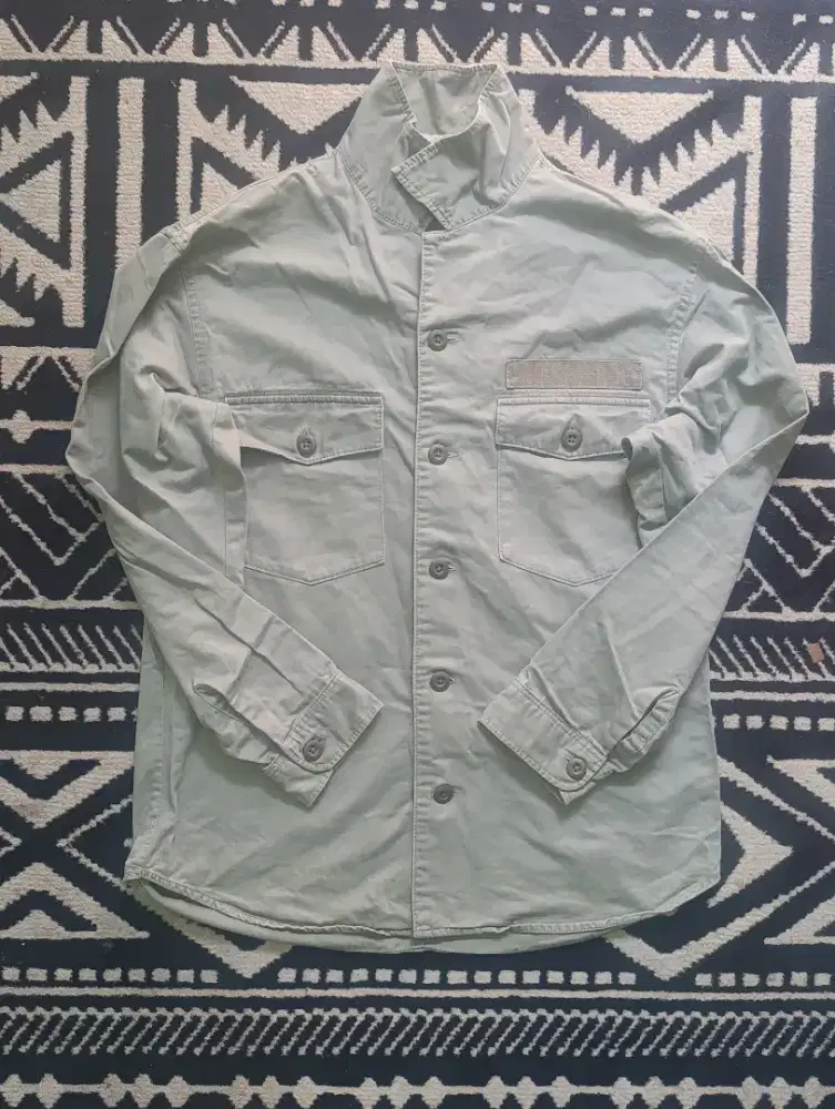 Kemeja semi jaket uniqlo