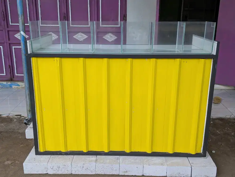 Meja Jualan, Meja Countener