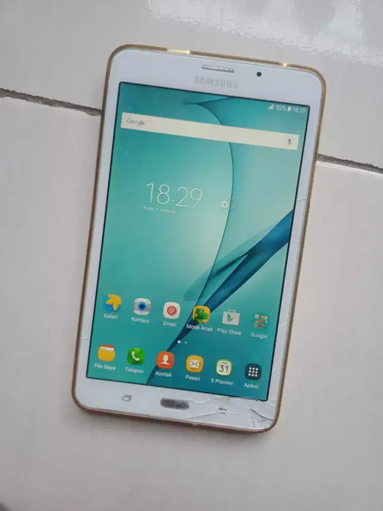 Tab A (2016) SM -T285  ram 1,5/8Gb jaringan 4G ,minus layar retak