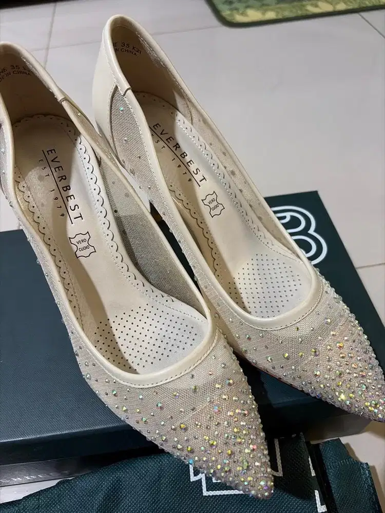 Sepatu Hills Wedding