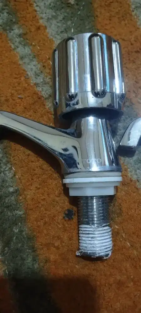 Kran wastafel merk TOTO type T305MN