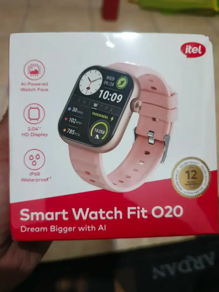 Smartwatch itel 020 warna Rose gold