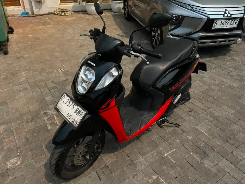 Honda genio 2024 warna hitam