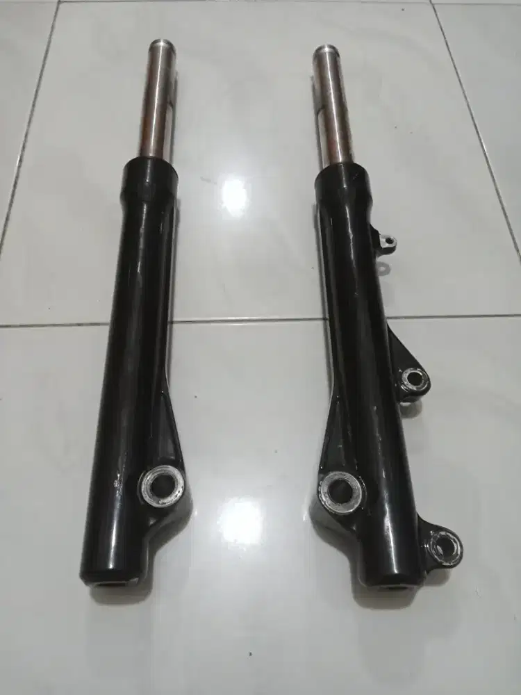 Shockbreaker depan original Vario new