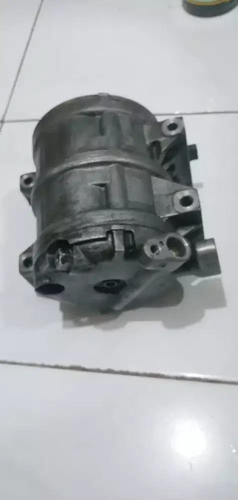 Kompresor AC ex Nissan Serena C24