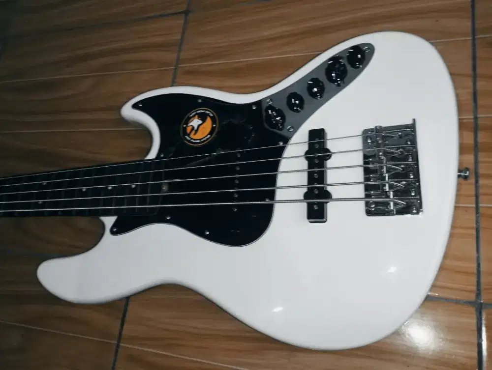 Bass only Sire marcus miller V3 5p 2nd active dan passive original