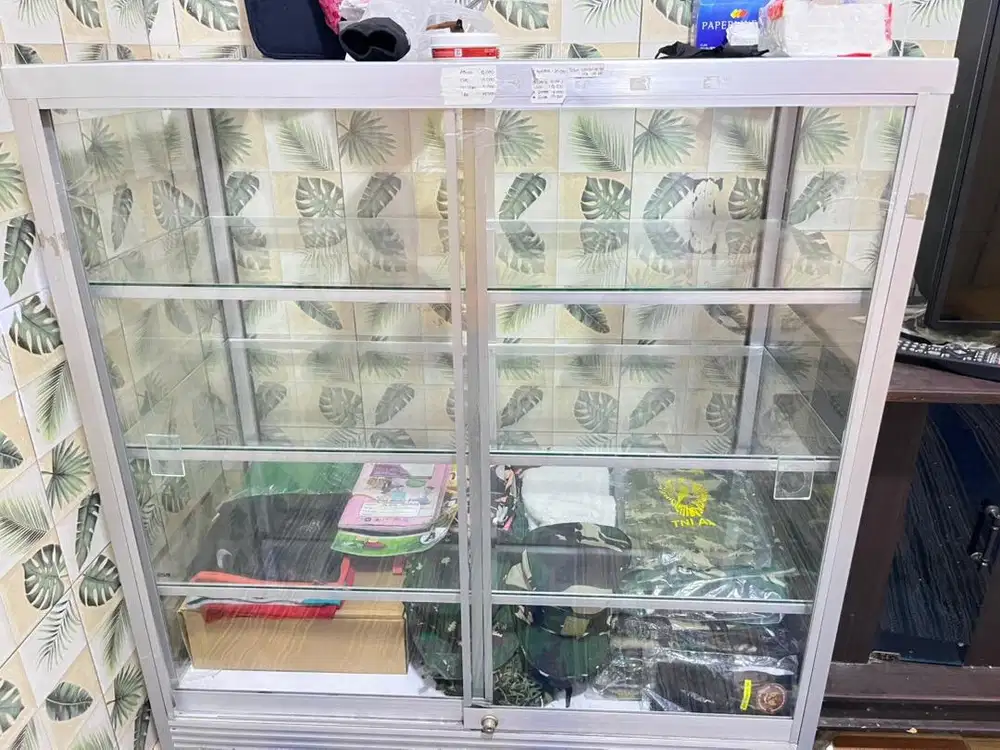 Etalase untuk jualan apa saja cocok