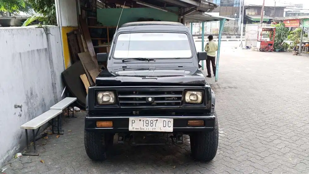 Suzuki Jimny 1986 Bensin