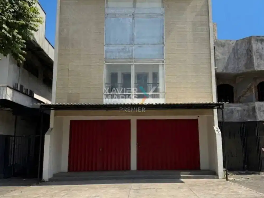 Gedung Kantor Di Poros Jalan Letjend S. Parman, Lowokwaru Kota Malang