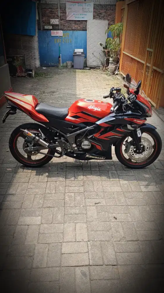 Di Jual Ninja RR SE 2015 (LE). Full Spec & Low KM.
