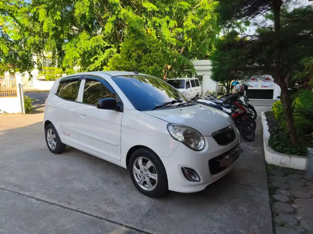 Di jual kia Picanto 1,1cc at