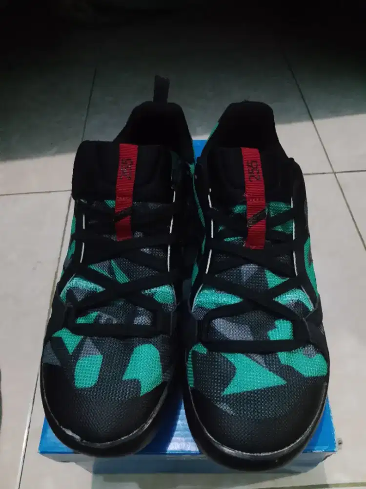Sepatu Adidas terrex