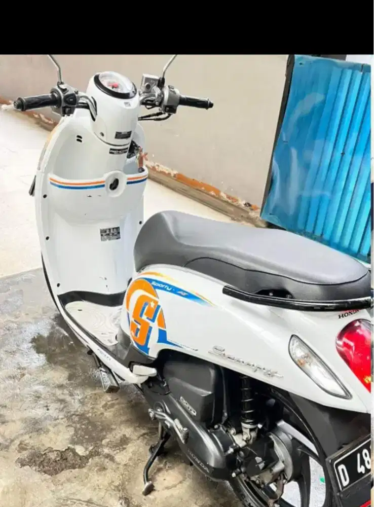 Scoopy 2017 Putih