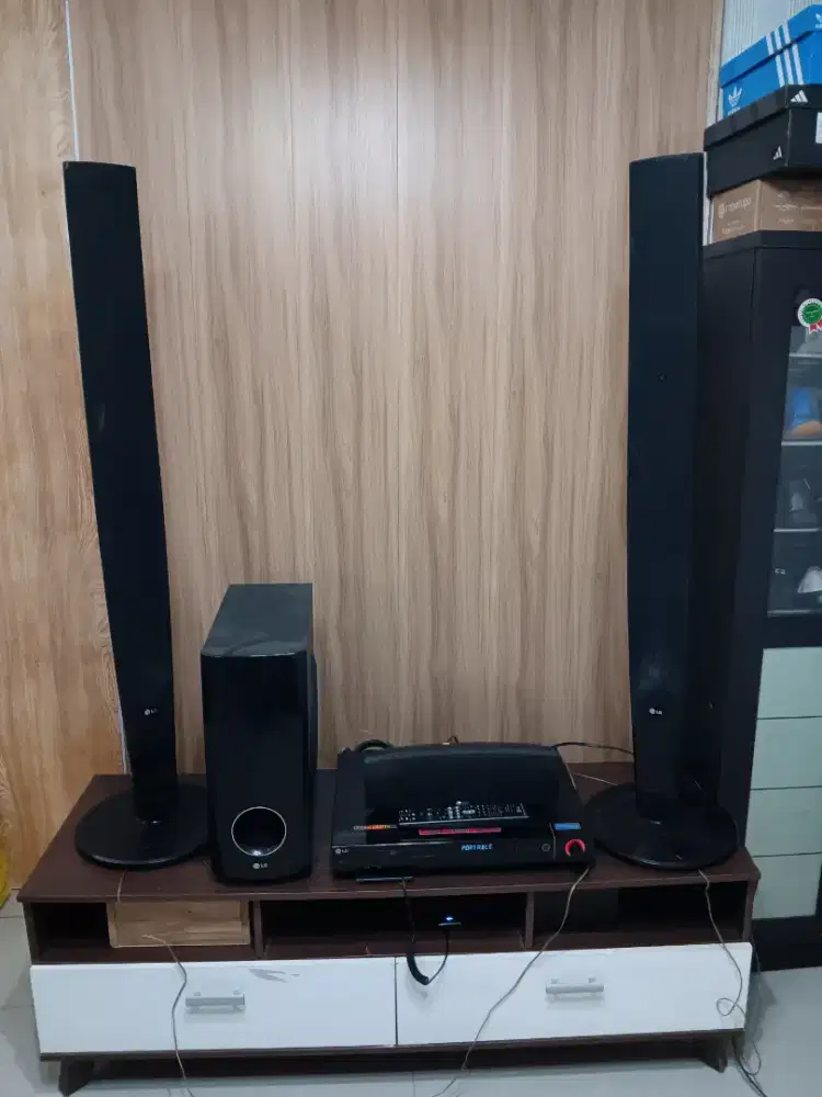 Dijual cepat home Teater LG + Meja TV Minimalis
