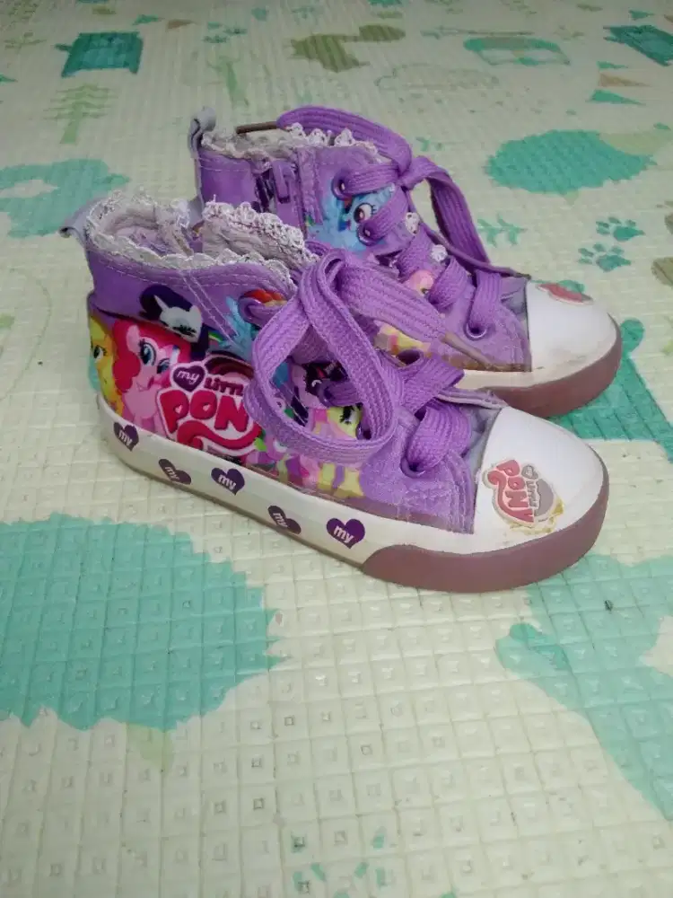 Sepatu anak tanggung no 26 ( 5-6th)