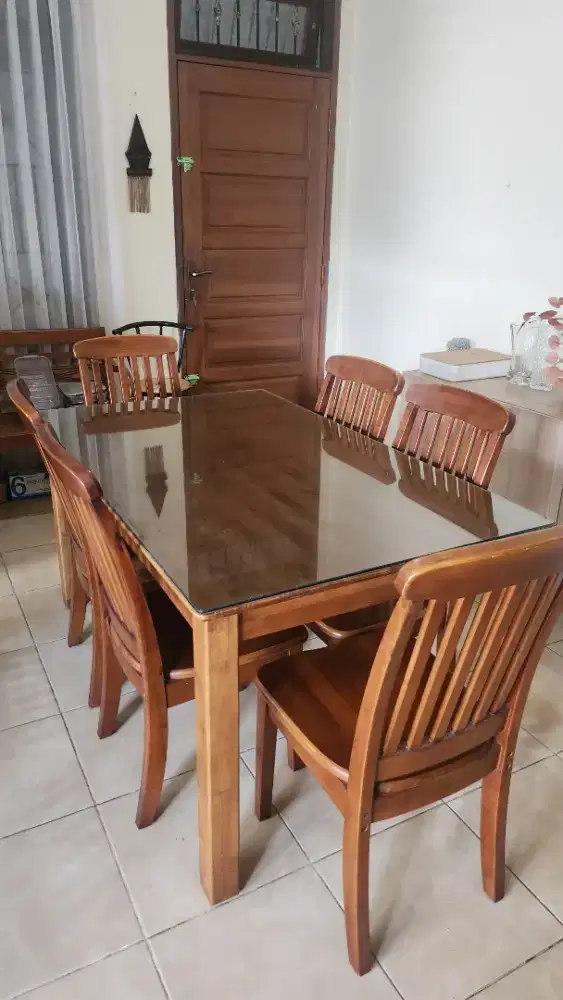Dijual 1 set meja makan 6 kursi