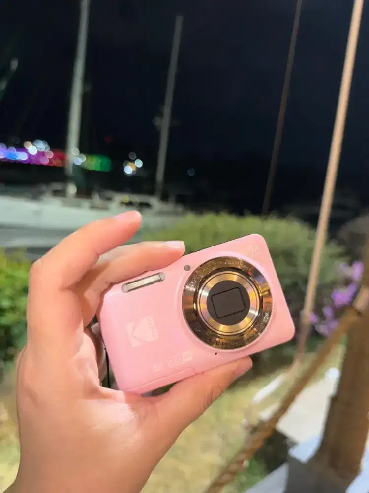 Di jual kamera digicam merk kodak type Fz55 warna pink