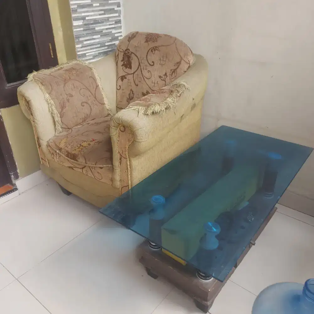 Jual borongan sofa dan meja + springbed dan rangkanya