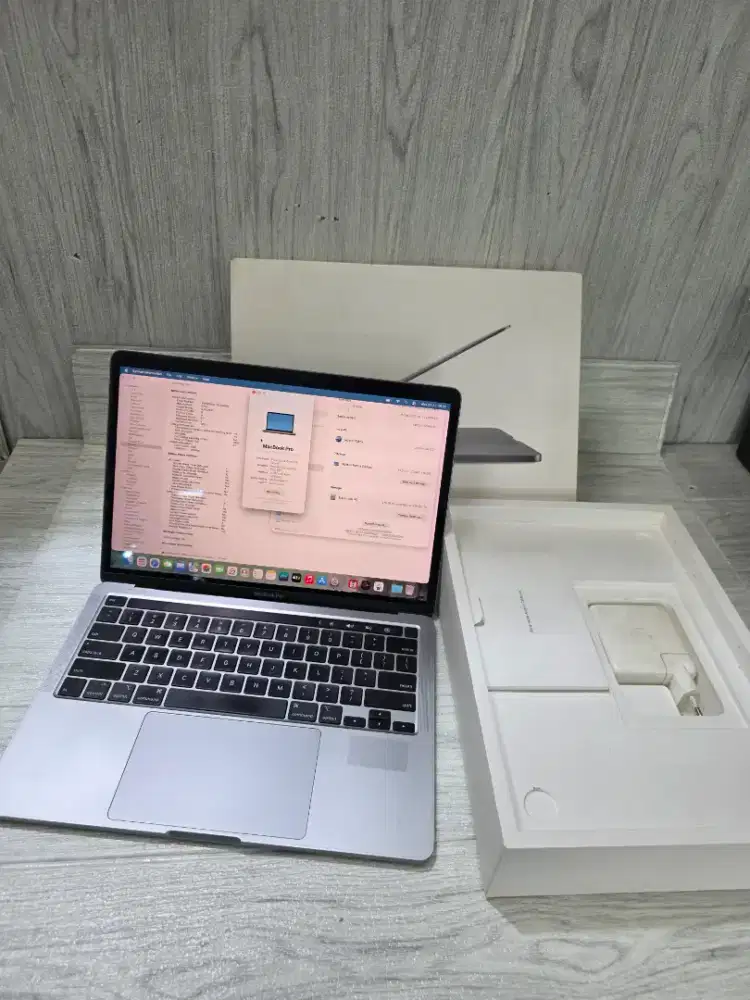 MacBook Pro 2020 13inc 16/512GB Gray Second