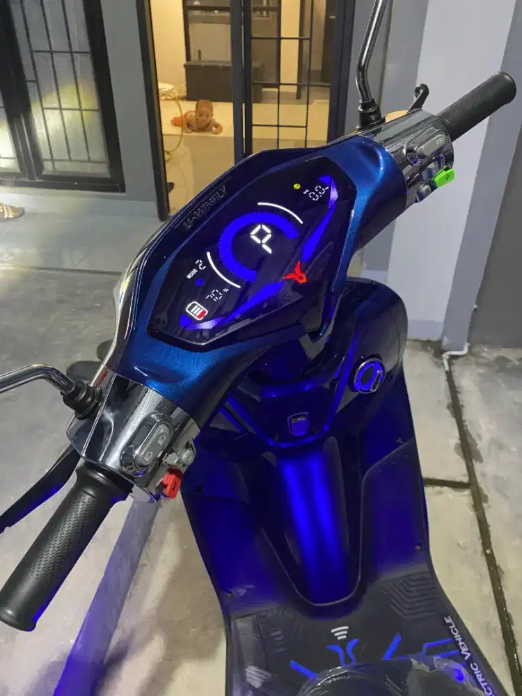 Uwinfly T90 jarak tempuh 60-100KM, kecepatan 65Km/Jam, bagasi luas 27L