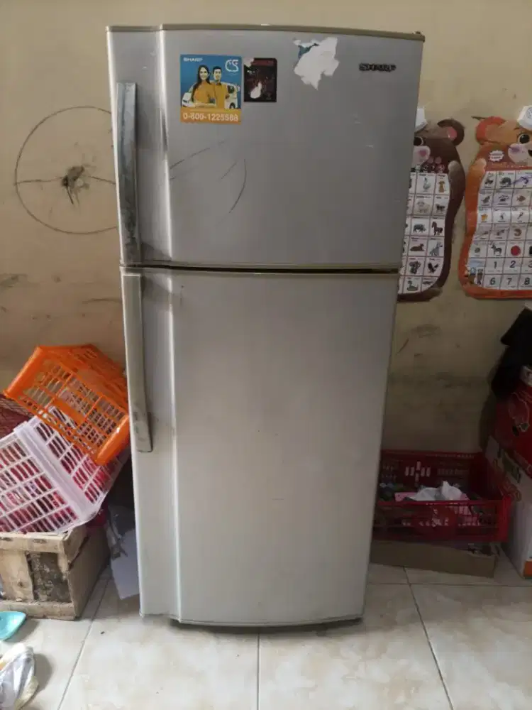 Kulkas 2 pintu merk sharp